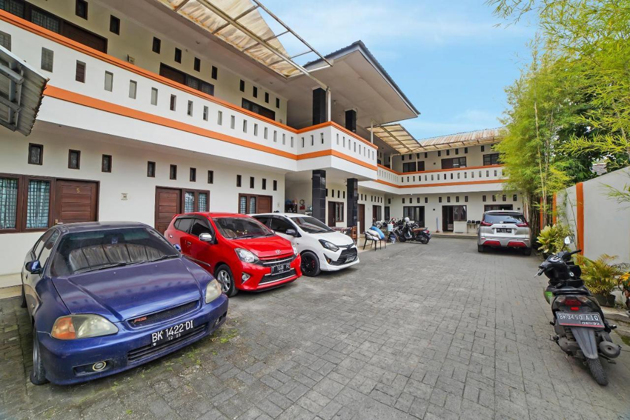 Oyo 90751 Graha Sei Batugingging Hotel Medan Luaran gambar