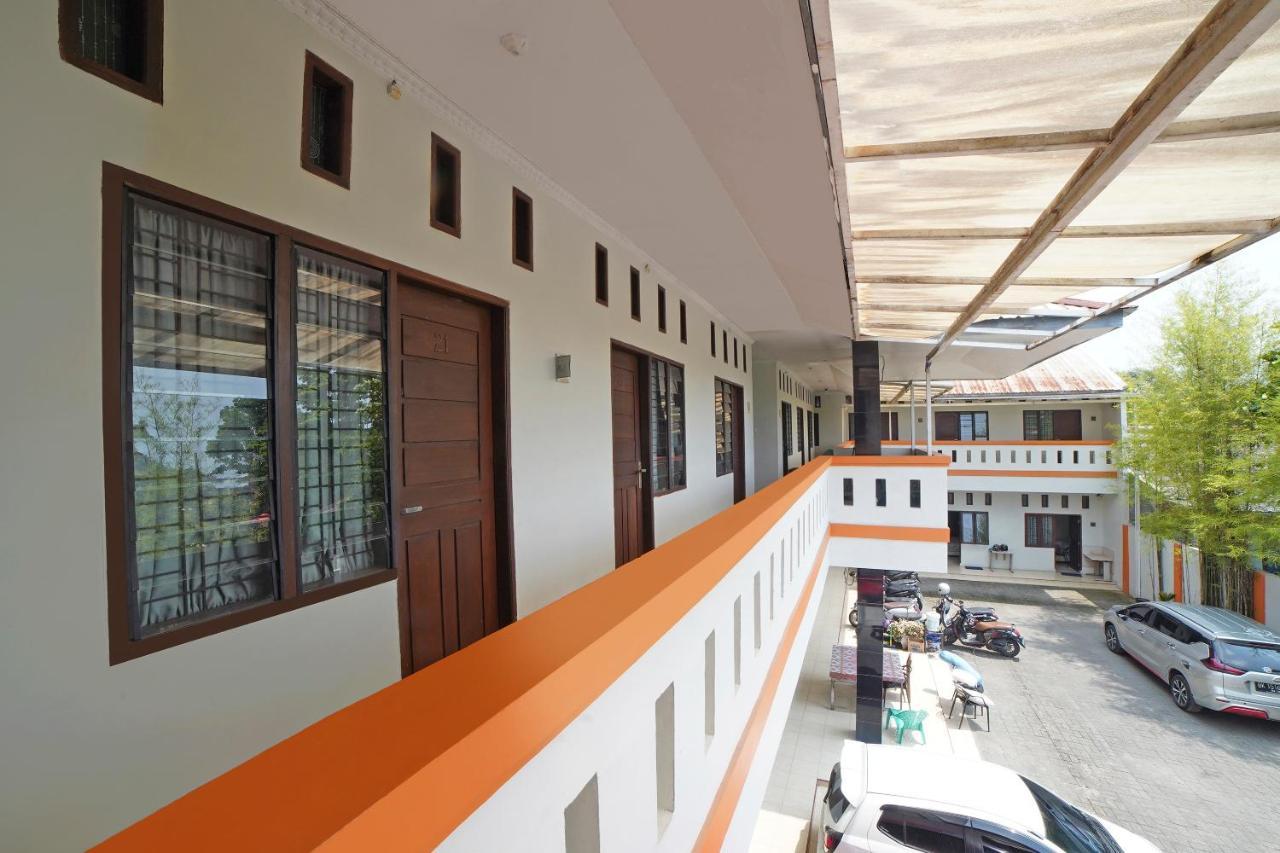 Oyo 90751 Graha Sei Batugingging Hotel Medan Luaran gambar